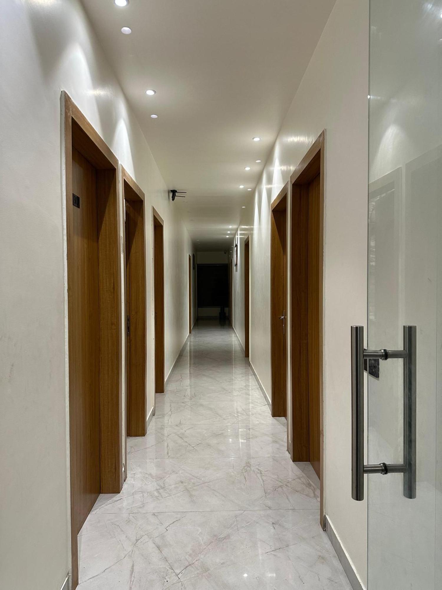 Hotel Sky Way Inn Hisār Kültér fotó