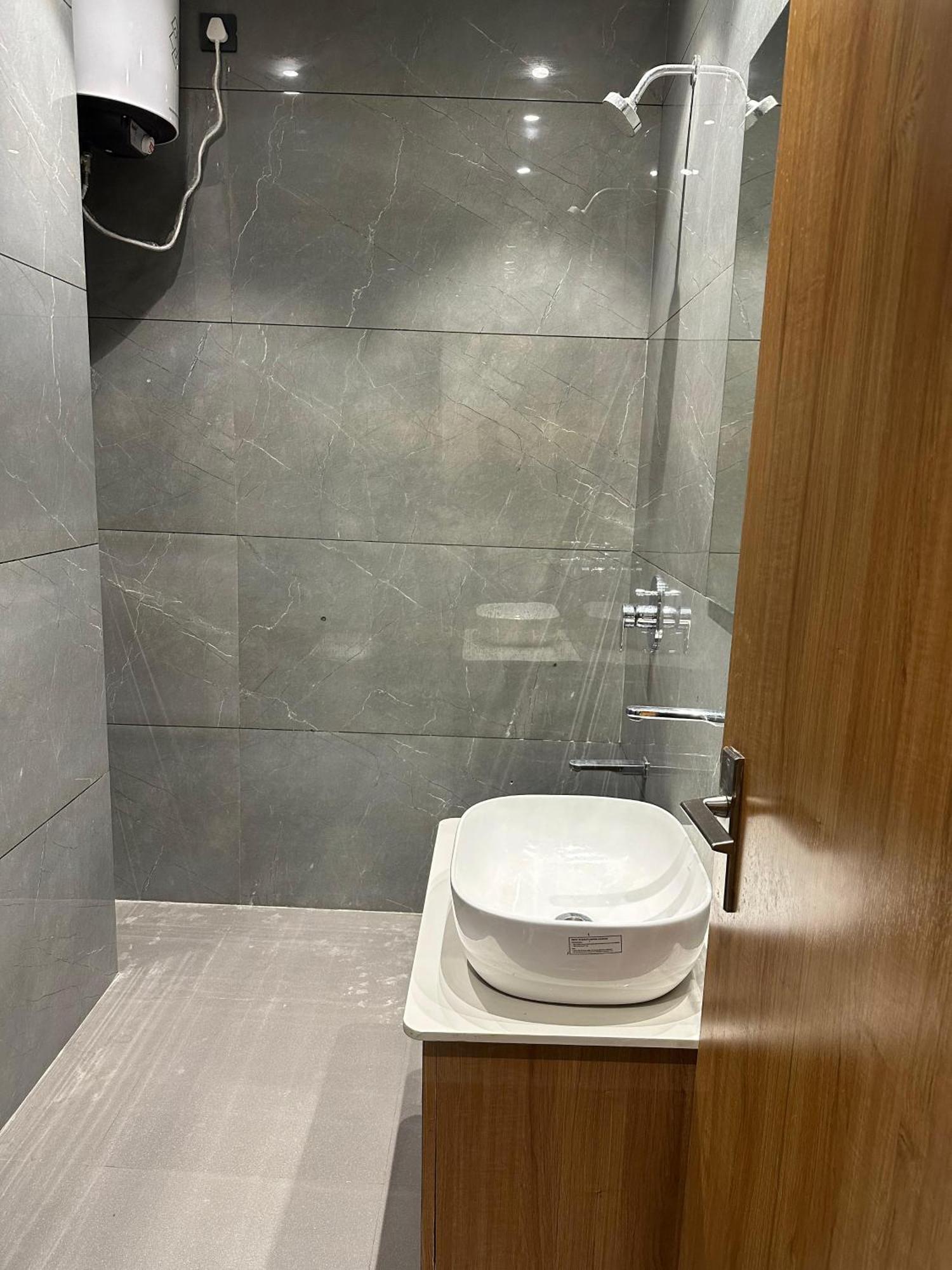 Hotel Sky Way Inn Hisār Kültér fotó