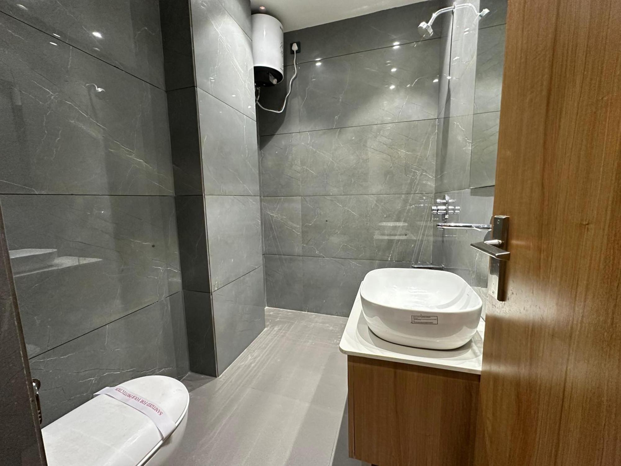Hotel Sky Way Inn Hisār Kültér fotó